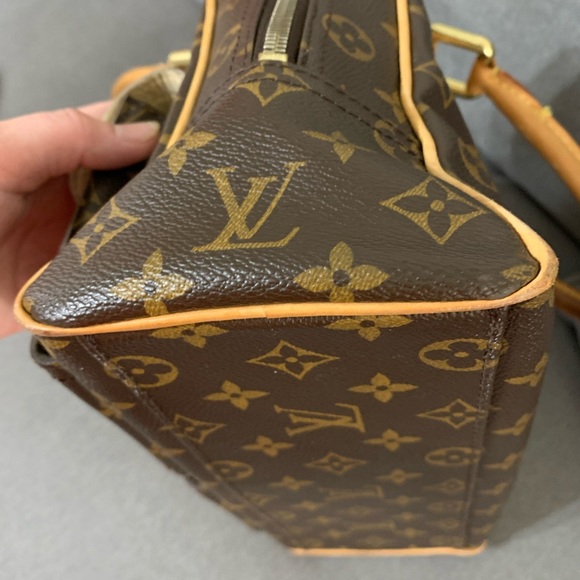 💯% authentic Louis Vuitton Manhattan Monogram bag - Picture 4 of 12